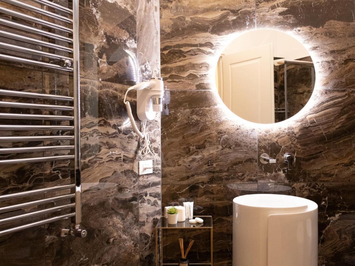 The Best Rent - Elegant Five-Bedrooms Apartment Near Colosseo Roma Dış mekan fotoğraf