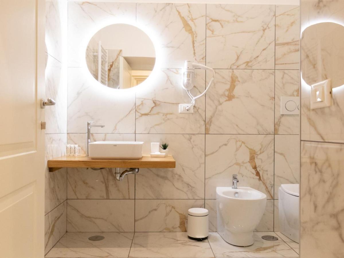 The Best Rent - Elegant Five-Bedrooms Apartment Near Colosseo Roma Dış mekan fotoğraf