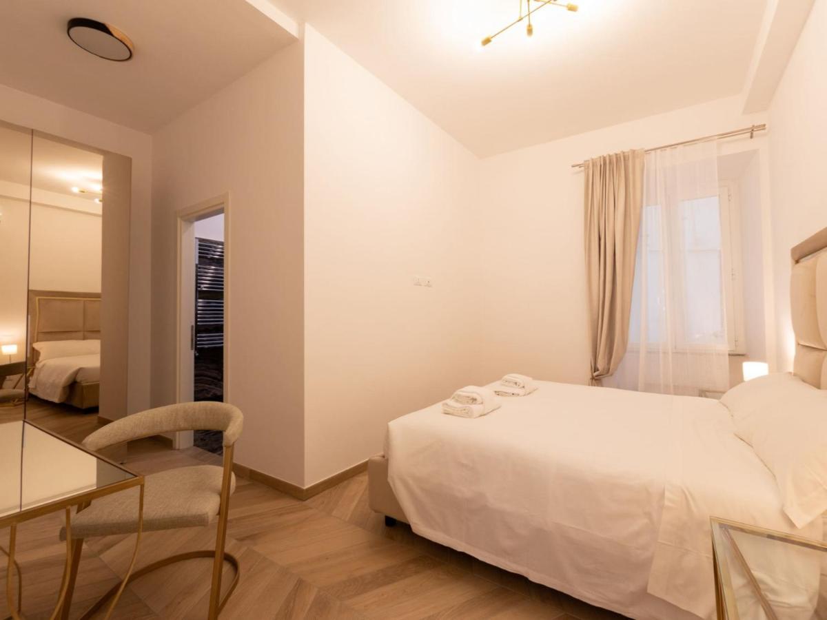 The Best Rent - Elegant Five-Bedrooms Apartment Near Colosseo Roma Dış mekan fotoğraf