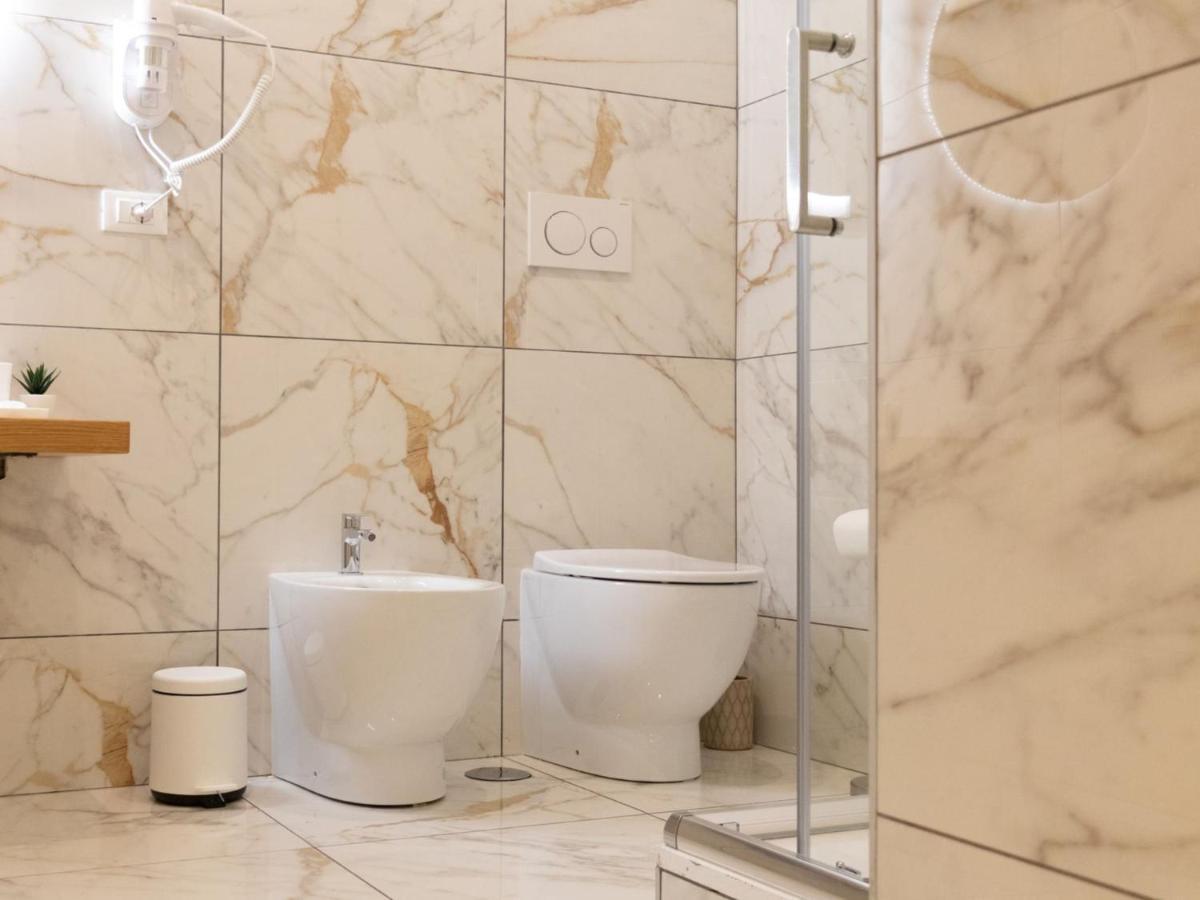 The Best Rent - Elegant Five-Bedrooms Apartment Near Colosseo Roma Dış mekan fotoğraf