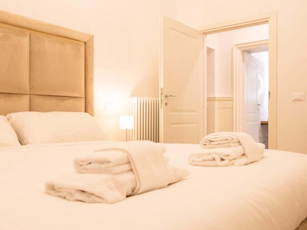The Best Rent - Elegant Five-Bedrooms Apartment Near Colosseo Roma Dış mekan fotoğraf