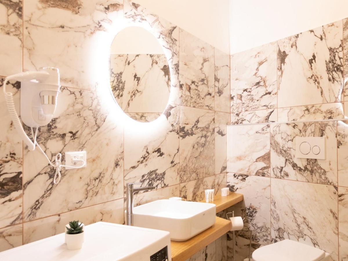 The Best Rent - Elegant Five-Bedrooms Apartment Near Colosseo Roma Dış mekan fotoğraf