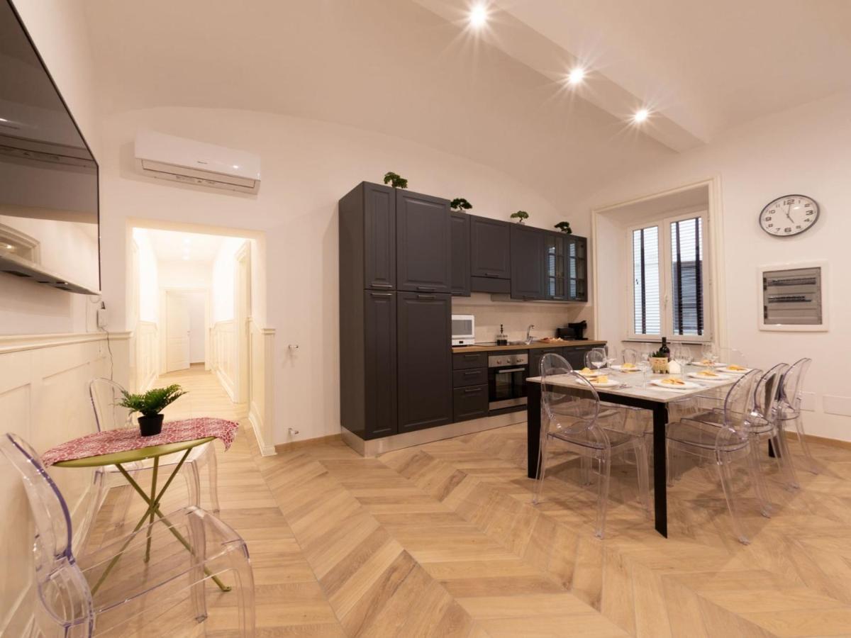 The Best Rent - Elegant Five-Bedrooms Apartment Near Colosseo Roma Dış mekan fotoğraf