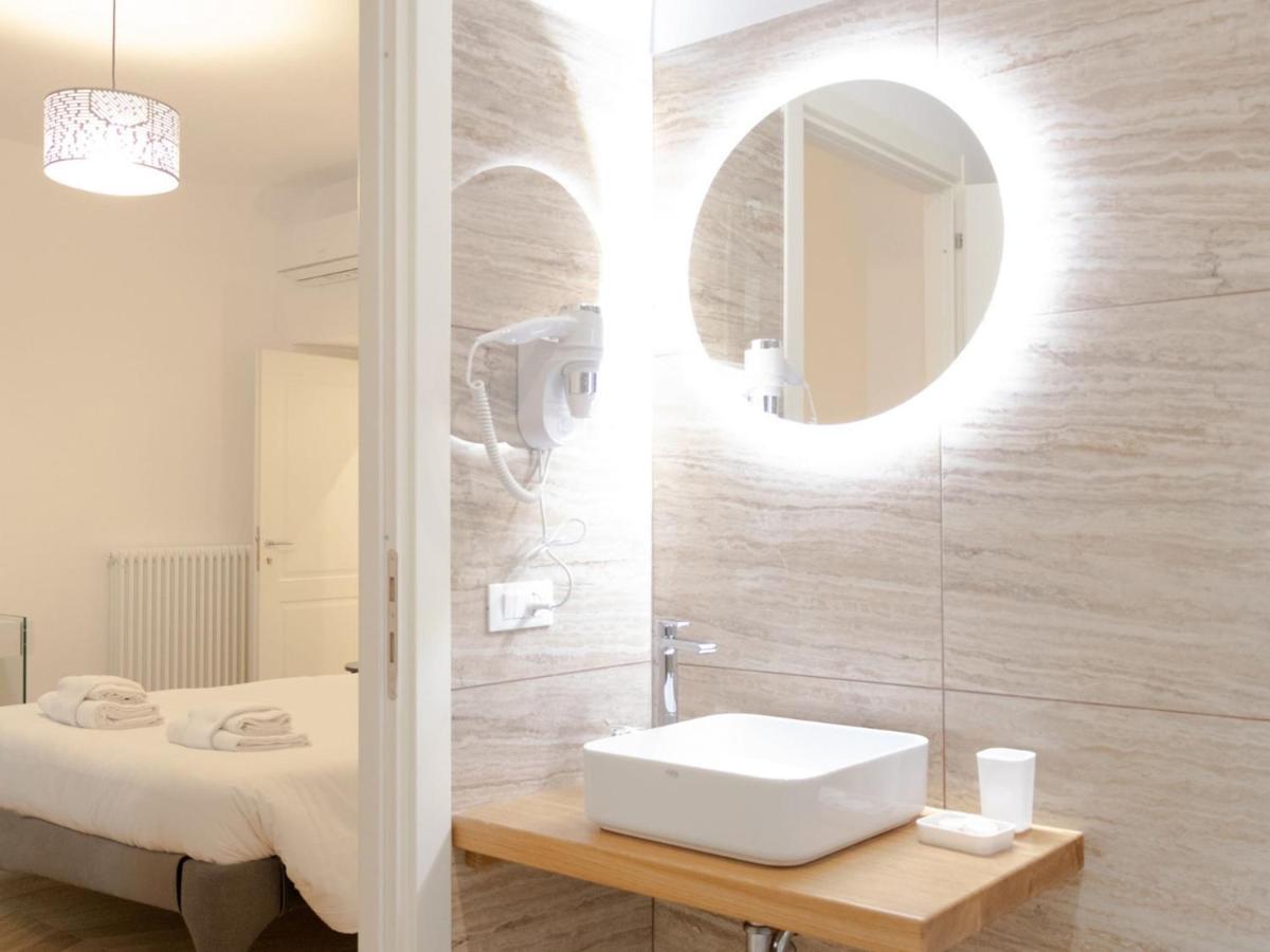 The Best Rent - Elegant Five-Bedrooms Apartment Near Colosseo Roma Dış mekan fotoğraf